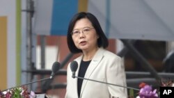 Tổng thống Đài Loan Thái Anh Văn phát biểu ở trước Dinh Tổng thống ở Đài Bắc, 10/10/2022.