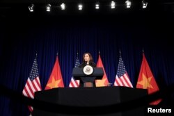 Phó Tổng thống Mỹ Kamala Harris tổ chức một cuộc họp báo trước khi rời Việt Nam trở về Mỹ sau chuyến thăm chính thức đầu tiên của bà tới Châu Á, tại Hà Nội, Việt Nam, ngày 26 tháng 8 năm 2021.