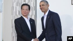 Tổng thống Obama đón tiếp Thủ tướng Việt Nam Nguyễn Tấn Dũng tại hội nghị 10 nước ASEAN tại Sunnylands, thành phố Rancho Mirage, bang California, ngày 15 tháng 2, 2016. 