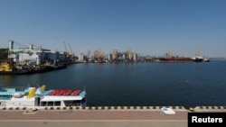 TƯ LIỆU - Quang cảnh tại hải cảng ở Odesa của Ukraine sau khi bắt đầu lại hoạt động xuất khẩu ngũ cốc, ngày 19 tháng 8 năm 2022.